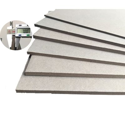 Capa de papel de reciclagem cinza espesso/folha de papelão cinzento/papelão de chips cinzento