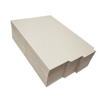 Folhas de papelão branco de forma personalizada com estilo de celulose reciclada