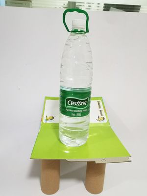 Folhas de papelão espesso de revestimento de lado único, fabricadas a partir de celulose reciclada