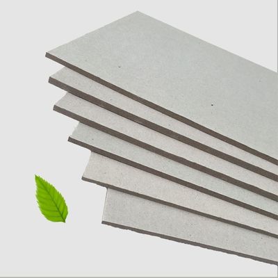 Tabela de chips de papel de celulose química-mecânica com desenho de tabela de ardósia