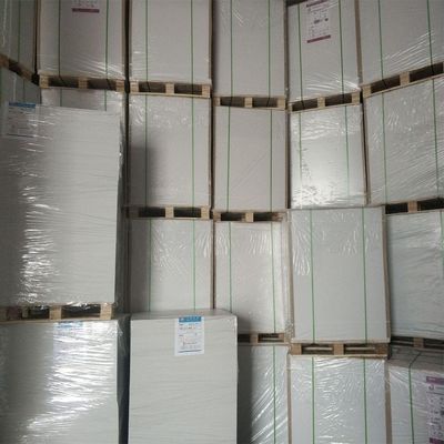 Placas de fabricação de papel recicladas de celulose fabricadas a partir de material de celulose misturada