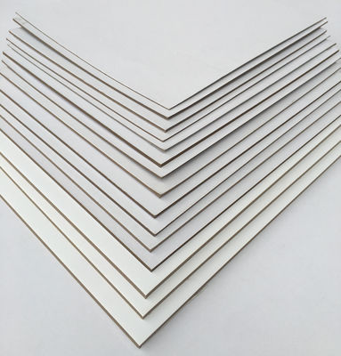 Painel duplex de fundo cinza revestido de painel triplex e de fundo duplex branco