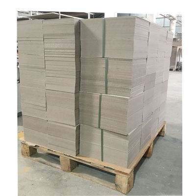 Cartão duplex revestido de branco com parte traseira cinzenta, folhas de papel de papel branco de pasta misturada