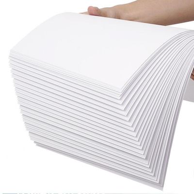 58-120gm Papel offset livre de madeira Papel branco em rolos ou folhas
